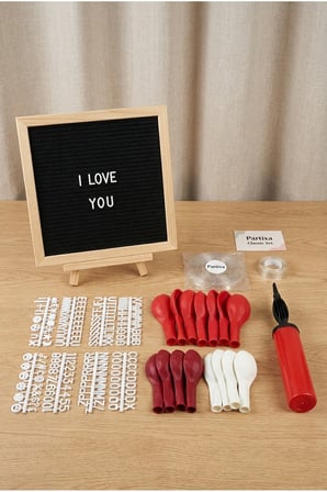 Sevgililer Günü Yıl Dönümü Süsleme Classic Set Siyah Keçe Yazı Panosu Standlı Balon Zincirli El Pompası Romantik Set