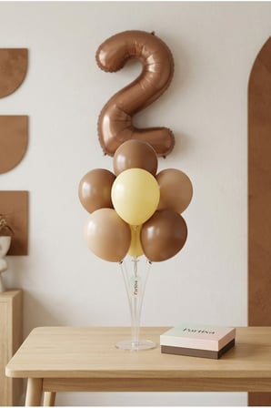 Çikolata Kahverengi Rakam Balon Stand Seti | Şeffaf 7’li Stand + Çikolata Kahverengi Rakam Folyo Balon 32” + 7 Lateks Balon (Mocha-Latte-Butter)