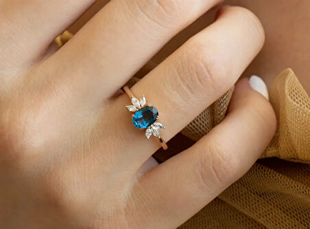 Blue Topaz Tasarım Pırlanta Yüzük