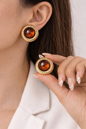 Gold Burgu Çerçeveli Amber Taşlı Küpe 3 cm Vintage Model