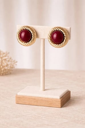 POYASE Kadın Küpe Altın Renk Bordo Taş Burgu Çerçeveli 3 cm