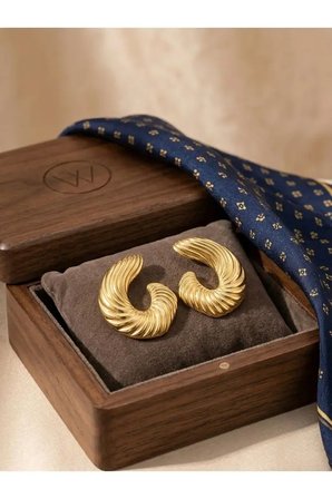 Poyase Kadın Çelik Küpe Altın Kaplama Sarmal Hacimli Croissant Model