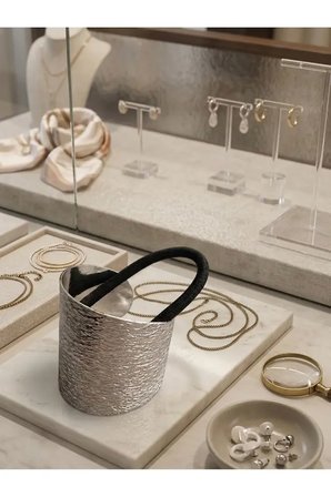 Metal Detaylı Lastikli Saç Tokası Gümüş Rengi Kararmaz Kaplama Şık Tasarım Saç Aksesuarı