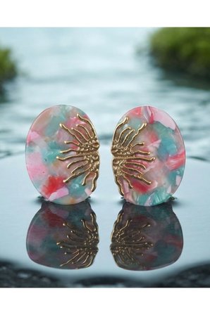 Renk Geçişli Mermer Desenli Gold Detaylı Oval Küpe Modern Tasarım Kadın Küpe Günlük ve Özel Gün Kombin Aksesuarı