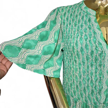 VİSKON YARIM KOL YAZLIK UZUN / MİDİ BİLEK ÜSTÜ DİZ ALTI YEŞİL KREM DESENLİ DOKULU ELBİSE