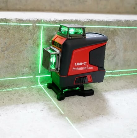 UNI-T LM576LD 3D 16 Çizgili Yeşil Lazer Hizalama 30 Metre