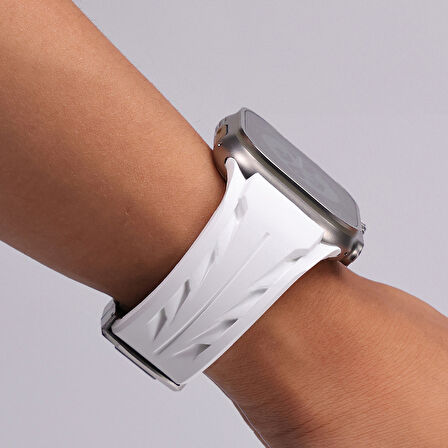 Apple Watch Ultra / Ultra2 49mm TPU Kordon Metal Tokalı Güvenli Kilitlenme Sportif ve Profesyonel