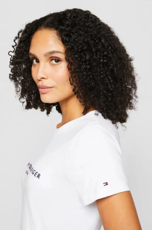 Tommy Hilfiger Logo Yazı Nakışlı Kadın T-shirt