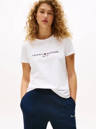 Tommy Hilfiger Logo Yazı Nakışlı Kadın T-shirt