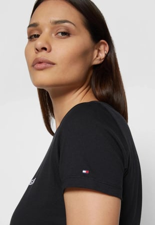 Tommy Hilfiger Logo Yazı Nakışlı Kadın T-shirt