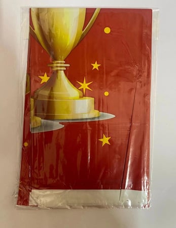 Taraftar Sarı Kırmızı Plastik Masa Örtüsü (120*180 cm) Yemek Masası Kutlama Eşyası Maç Sofrası