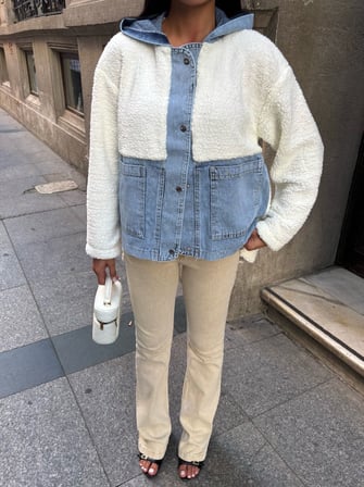 Kadın %100 Pamuk Kapüşonlu Çıtçıtlı Denim Detaylı Peluş Ceket – Oversize Günlük Mont