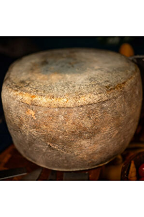 Peynere Kars 13 Kg Eski Kaşar Peyniri