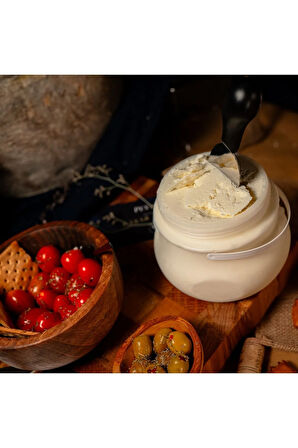 Peynere Kars Bidon Tulum Peyniri