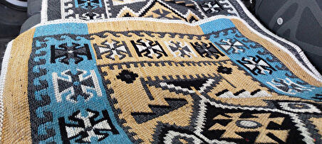 Pratik Oto Koltuk Kilim Seti • 3 Parça • Makine Dokuma • Akrilik & Polyester • Saçaklı