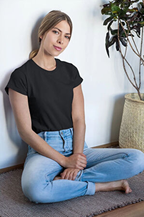 Exclusive Comfort: Siyah Kadın T-Shirt