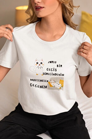 Zorlu Bir Geçiş Sürecindeyim Muhtemelen Geçemem Baskılı Unisex Bisiklet Yaka %100 Pamuklu T-Shirt