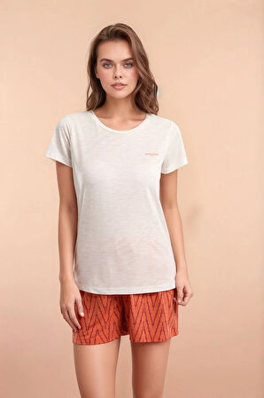 Kadın Beyaz Kısa Kol Desenli Viskon Şortlu Pijama Takımı Q9P0K0C3K