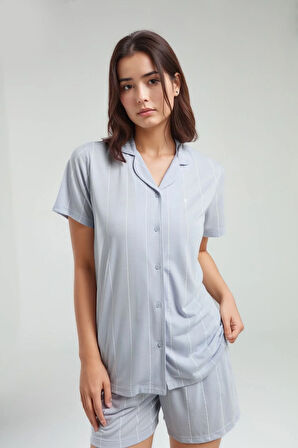 Kadın Mavi Önden Düğmeli Kısa Kol Desenli Pamuklu Viskon Şortlu Pijama Takımı Q8P9K8C1K