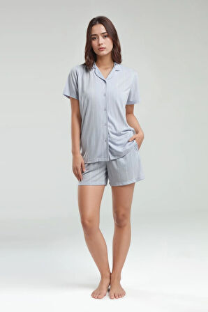 Kadın Mavi Önden Düğmeli Kısa Kol Desenli Pamuklu Viskon Şortlu Pijama Takımı Q8P9K8C1K