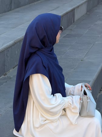 Premium Jakarlı Sare Büyük Boy Eşarp - Lacivert