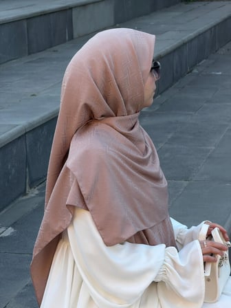 Premium Jakarlı Sare Büyük Boy Eşarp - Pudra
