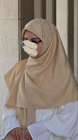 Premium Jakarlı Mira B.Boy Eşarp -Gold