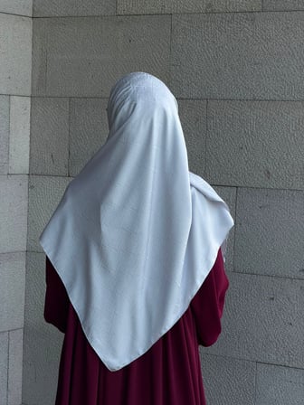 Premium Jakarlı Sare Büyük Boy Eşarp -Gümüş