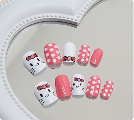 VividCharm 24lü Hello Kitty Tasarımlı Takma Tırnak Seti / Protez Tırnak Seti