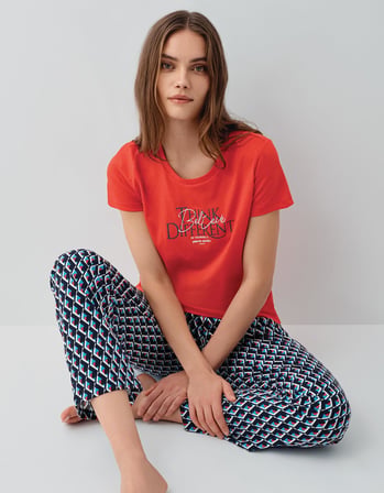 Pierre Cardin Kadın Yazlık Kısa Kollu Pijama Takımı – %50 Modal %50 Pamuk, Desenli Uzun Alt, Baskılı Üst