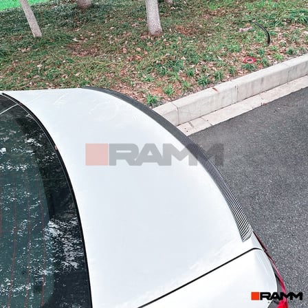 BMW G60 Bagaj Spoiler Parlak Karbon