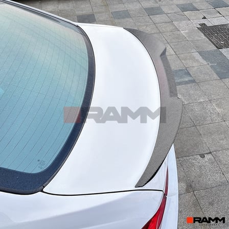 BMW E90 M4 Stil Bagaj Spoiler  Parlak Karbon