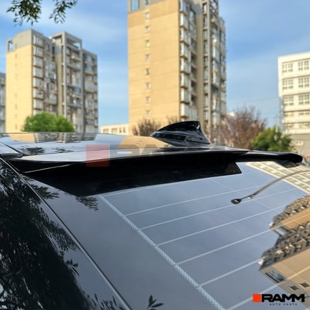 BMW G30 Tavan Spoileri Parlak Karbon