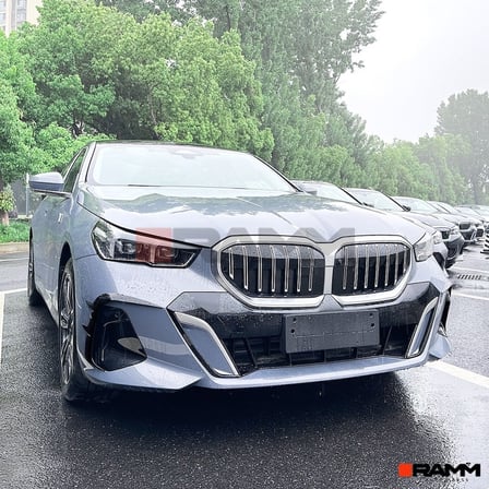 BMW G60 G61 Ön Tampon Bıçağı Sağ-Sol Parlak Siyah