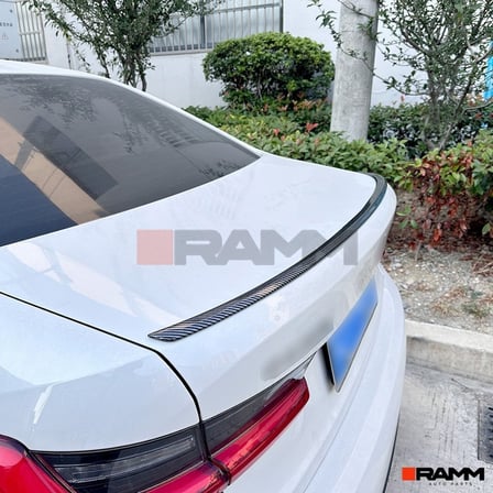 Bmw G20 Orijinal Görünümlü Bagaj Spoiler Parlak Karbon