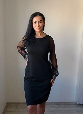 Reka Moda Kadın Uzun Kollu Yakası Yanlardan Hafif Açık Kollar Tül Ve Taş Detay Kısa Krep Elbise