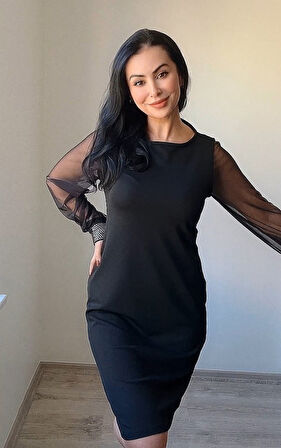 Reka Moda Kadın Uzun Kollu Yakası Yanlardan Hafif Açık Kollar Tül Ve Taş Detay Kısa Krep Elbise