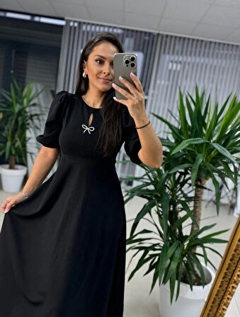 Reka Moda Kadın Kısa Kollu Bisiklet Yaka Fiyonk Broşlu Midi Janjan Krep Elbise