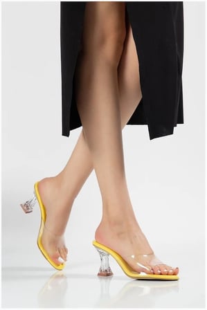 Bezos Kadın Burunlu Bantlı Ev Topuklu Yuvarlak Rugan Terlik · Renk: Sarı · Beden: 39 RENGAREN