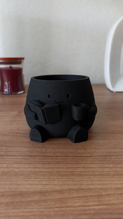 Bezos 3D Baskı Kitap Okuyan Saksı - Kupa Tutan Sevimli Saksı-Siyah RENGAREN
