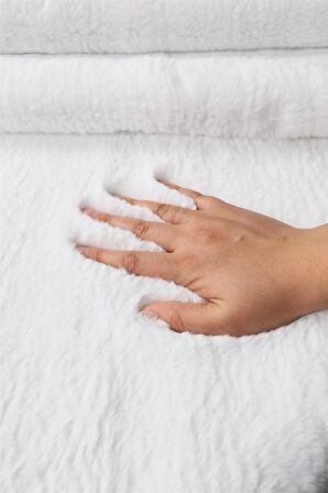 Dekoratif Tavşan Tüyü Ultra Yumuşak Peluş Kaymaz Halı Yolluk