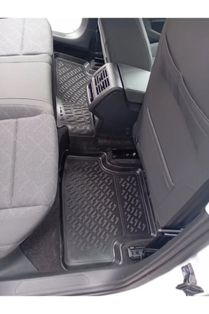 Volkswagen Golf 8 Otomatik Vites 2019 sonrası Araca Özel Tasarım 3D Havuzlu Paspas