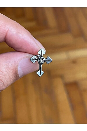 316 Cerrahi Çelik Tragus Helix Kıkırdak Conch Minimal Tek Taşlı Haç Piercing