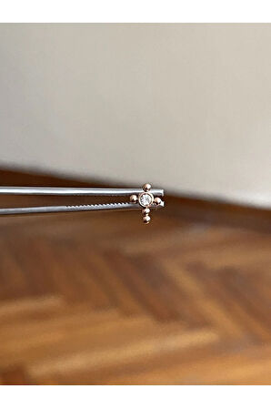 316 L Cerrahi Çelik Dudak Kıkırdak Helix Tragus Piercingi Haç Detaylı Piercing