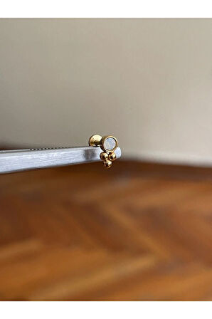 316 L Cerrahi Çelik Renkli Tek Taş  Detaylı Dudak Kıkırdak Helix Tragus Piercingi