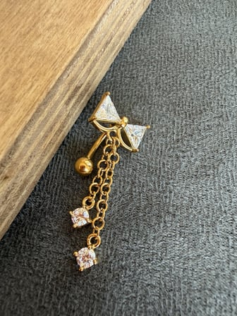 316 L Cerrahi Çelik Zirkon Taşlı Sallantılı Fiyonk Model Göbek Piercingi