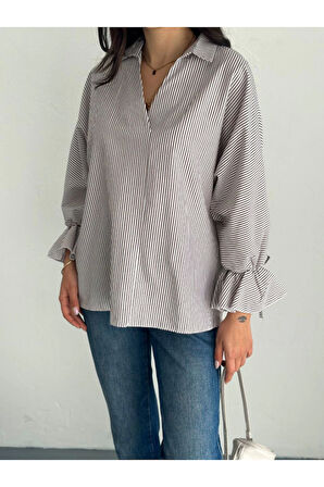 Arkası Asimetrik Yırtmaç Kesim Detaylı Cizgili Bluz Gömlek - Gri