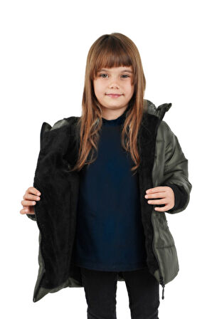 İçi Kürklü Su ve Rüzgar Geçirmez Kapüşonlu Kız Çocuk Mont