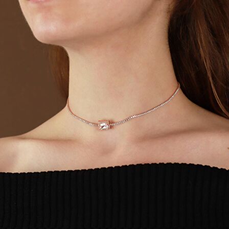 Ortası Baget Taşlı Rose Gold Kaplama Choker Gümüş Kolye