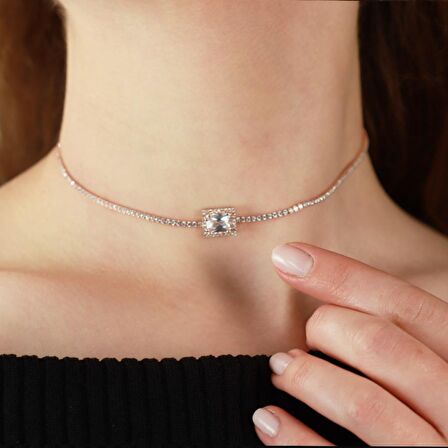 Ortası Baget Taşlı Rose Gold Kaplama Choker Gümüş Kolye